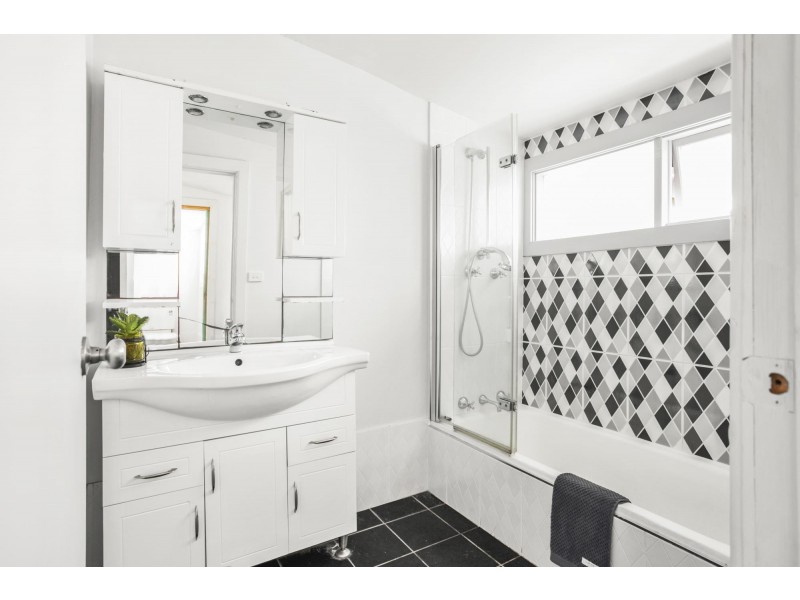 21 Federal Avenue, Burrill Lake NSW 2539