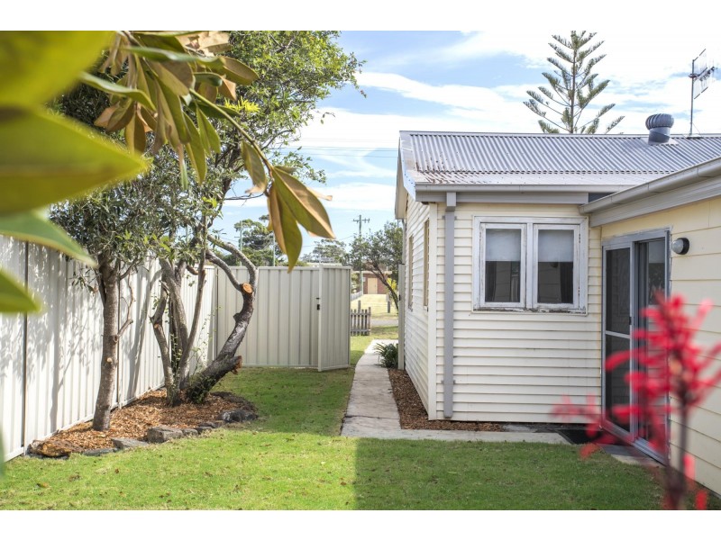 21 Federal Avenue, Burrill Lake NSW 2539