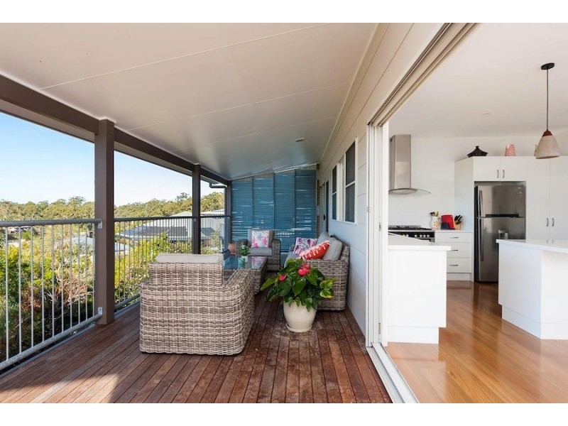 6 Seascape Close, Narrawallee NSW 2539