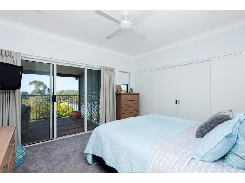 6 Seascape Close, Narrawallee NSW 2539