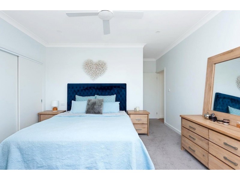 6 Seascape Close, Narrawallee NSW 2539