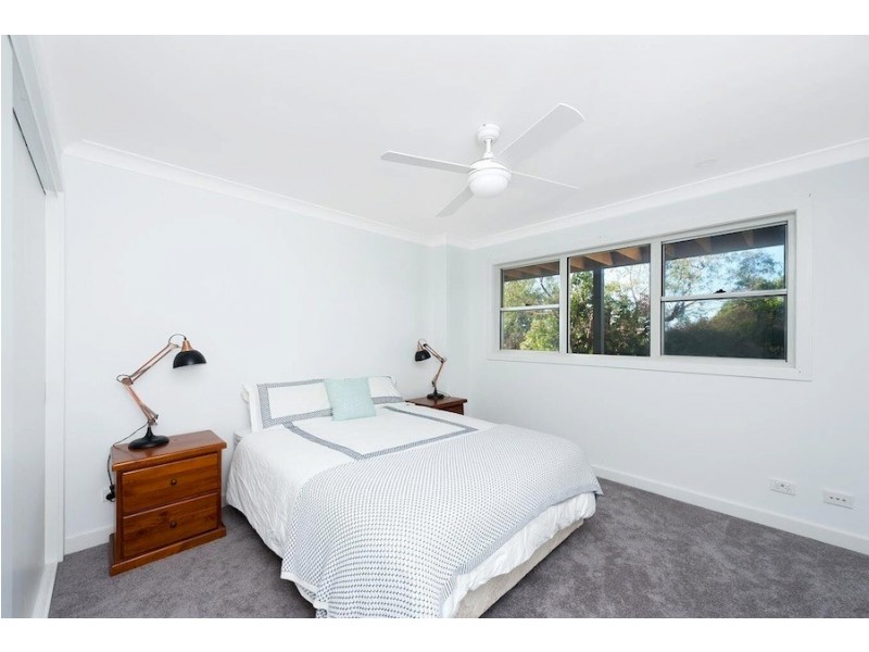 6 Seascape Close, Narrawallee NSW 2539