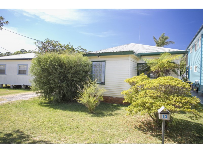 13 Federal Avenue, Burrill Lake NSW 2539