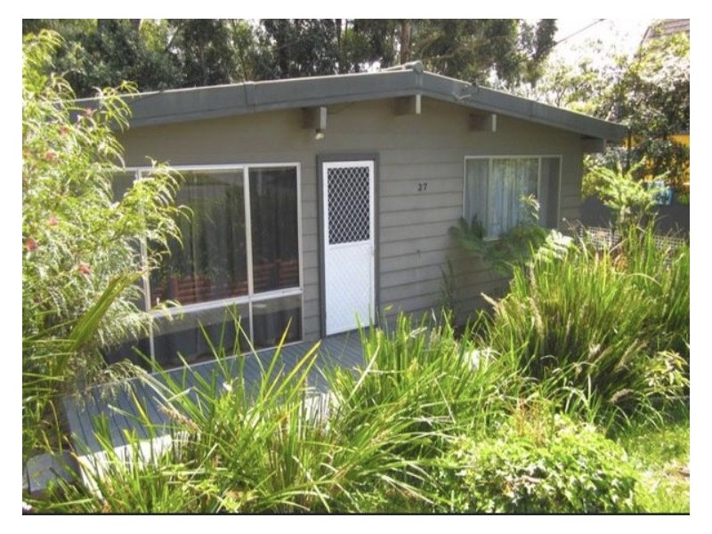 27 Ross Ave, Narrawallee NSW 2539