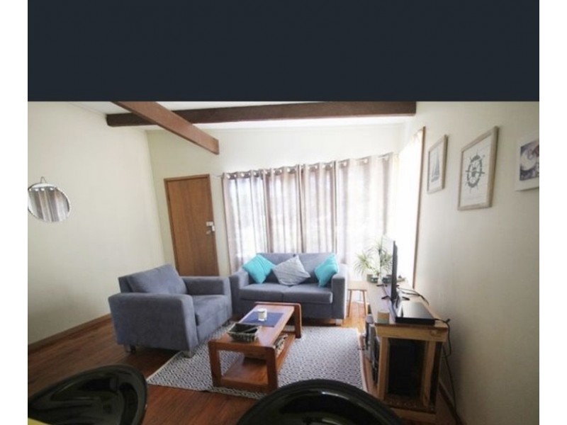 27 Ross Ave, Narrawallee NSW 2539