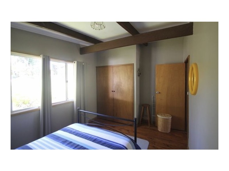 27 Ross Ave, Narrawallee NSW 2539