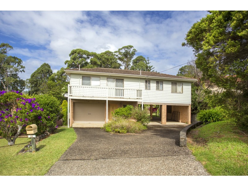 11 Treetops Crescent, Mollymook Beach NSW 2539