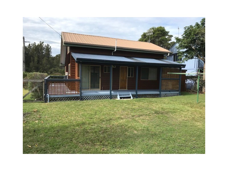 15 Portland Way, Lake Tabourie NSW 2539