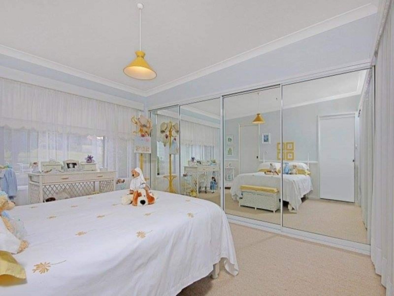 15 Weymouth Road, Lake Tabourie NSW 2539