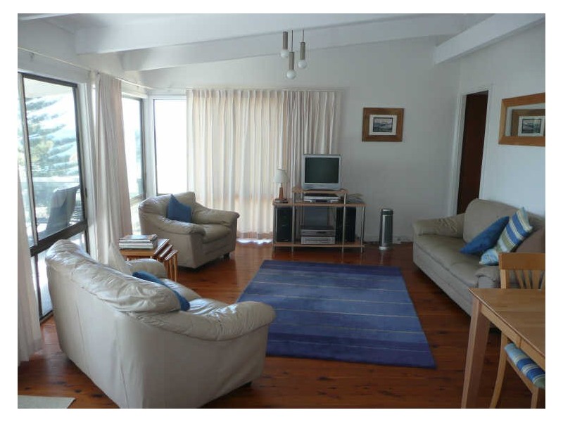 8 Victor Avenue, Narrawallee NSW 2539