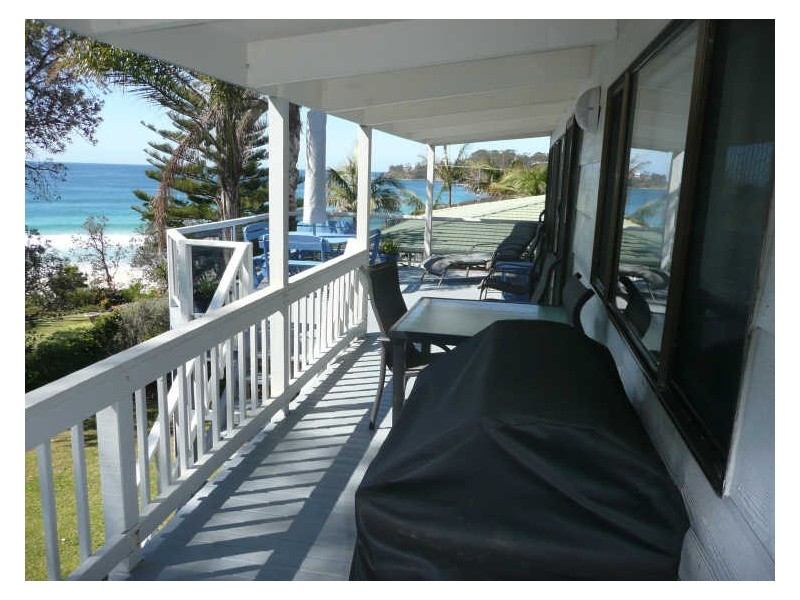 8 Victor Avenue, Narrawallee NSW 2539