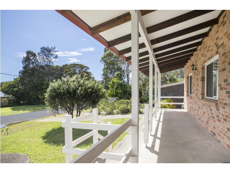 12 Lurnea Avenue, Bawley Point NSW 2539