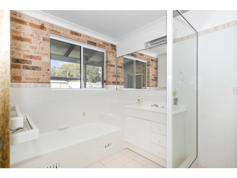 12 Lurnea Avenue, Bawley Point NSW 2539