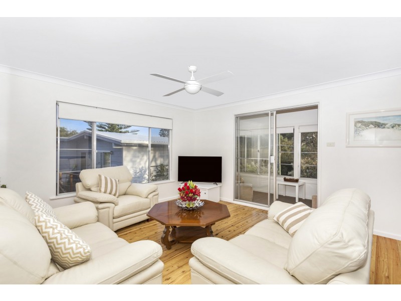 86 Tallwood Avenue, Mollymook Beach NSW 2539