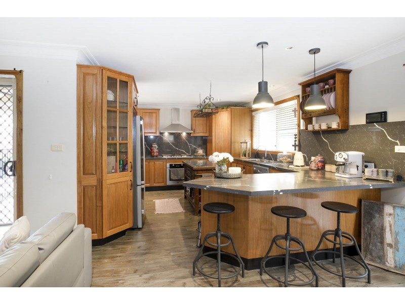 19 James Crescent, Kings Point NSW 2539