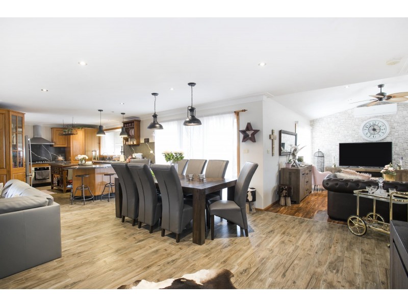 19 James Crescent, Kings Point NSW 2539