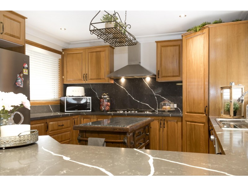 19 James Crescent, Kings Point NSW 2539