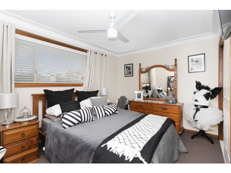 19 James Crescent, Kings Point NSW 2539