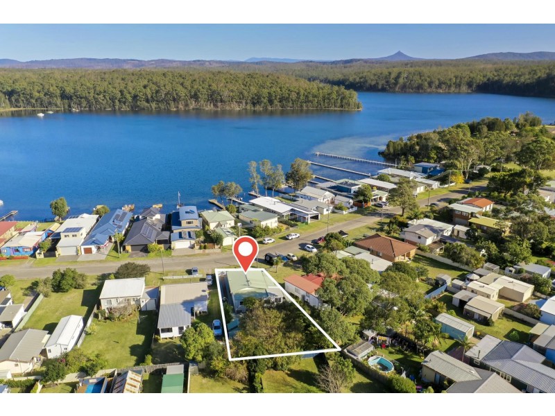 26 Lakeview Drive, Burrill Lake NSW 2539