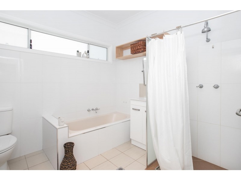 26 Lakeview Drive, Burrill Lake NSW 2539