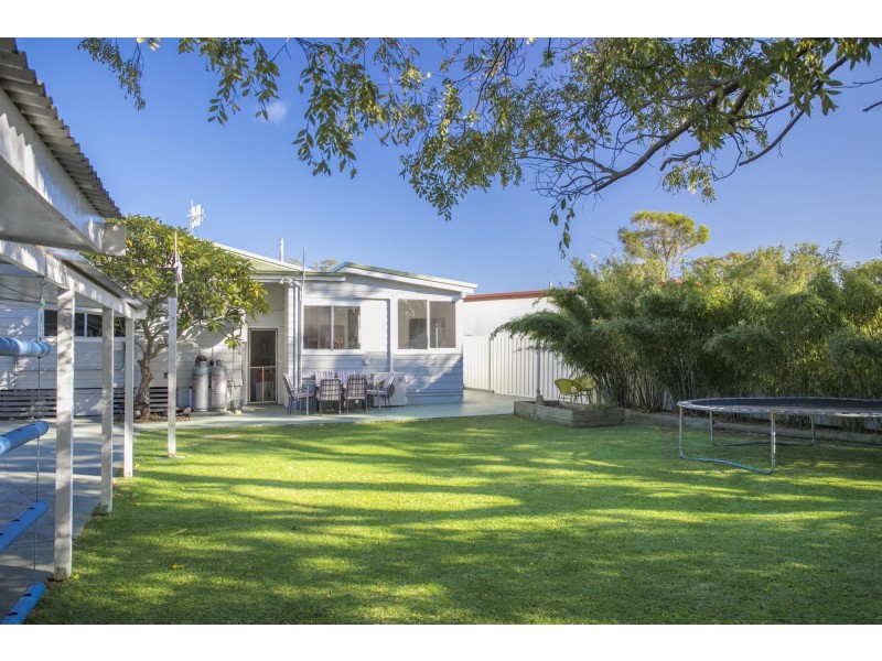 26 Lakeview Drive, Burrill Lake NSW 2539