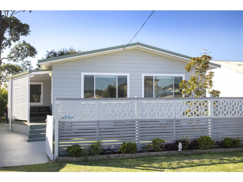 26 Lakeview Drive, Burrill Lake NSW 2539