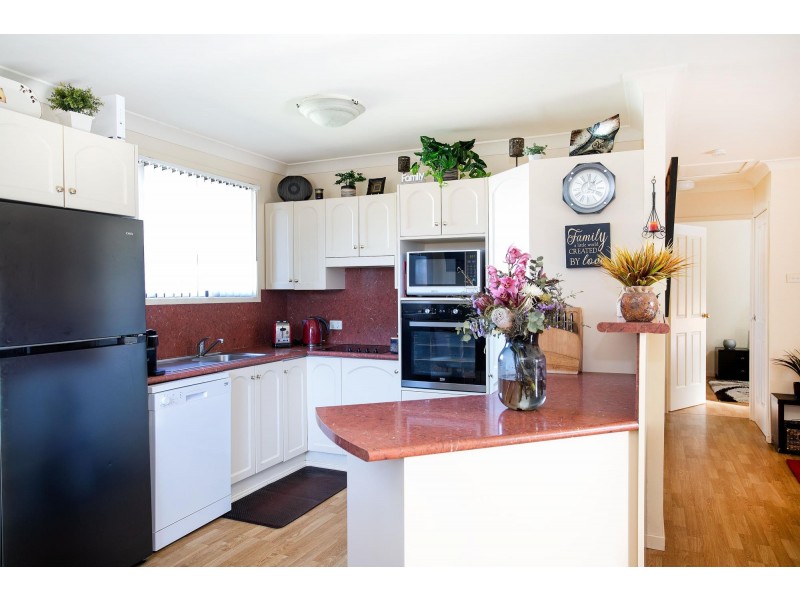 16 Simmons Drive, Ulladulla NSW 2539