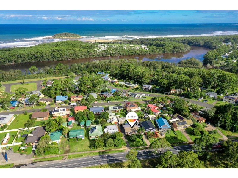 84 Princes Highway, Lake Tabourie NSW 2539