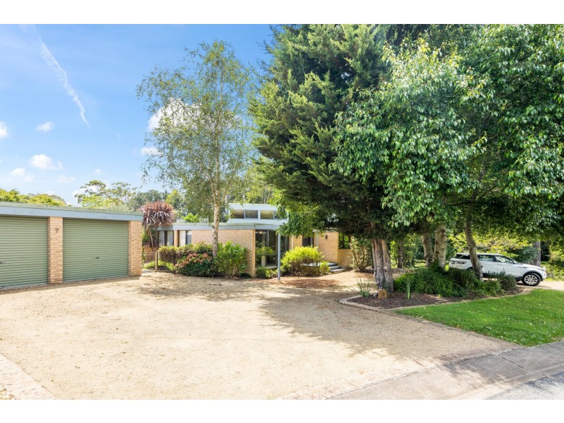 7 Parkland Drive, Kings Point NSW 2539