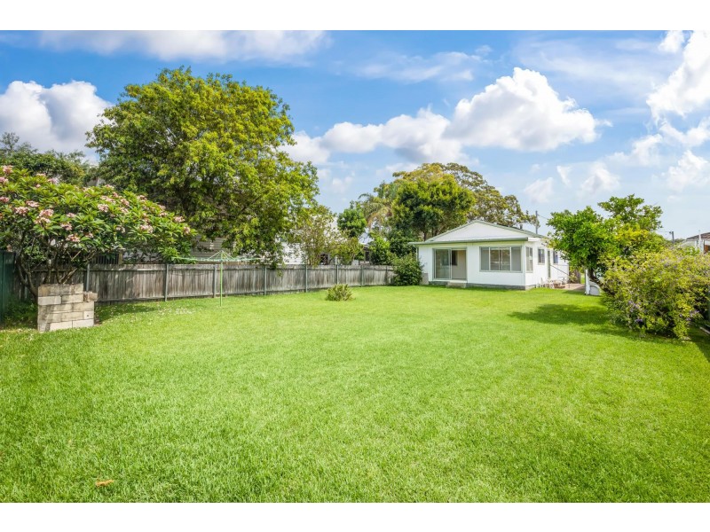 36 Lake View Drive, Burrill Lake NSW 2539