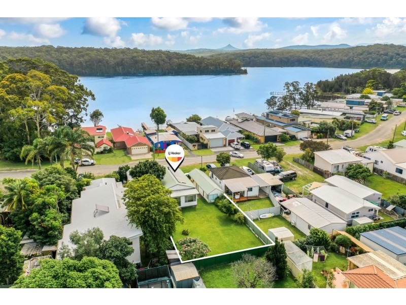 36 Lake View Drive, Burrill Lake NSW 2539