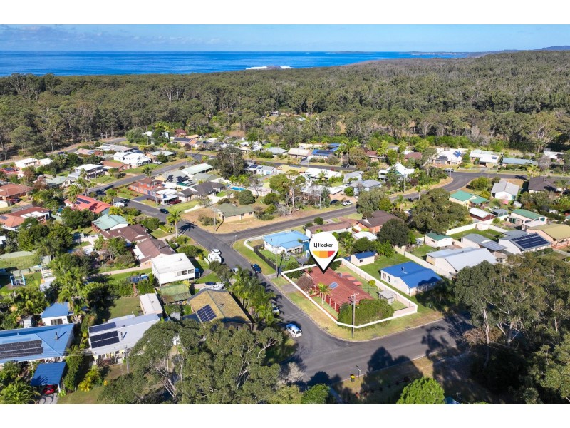 42 Lyra Drive, Lake Tabourie NSW 2539