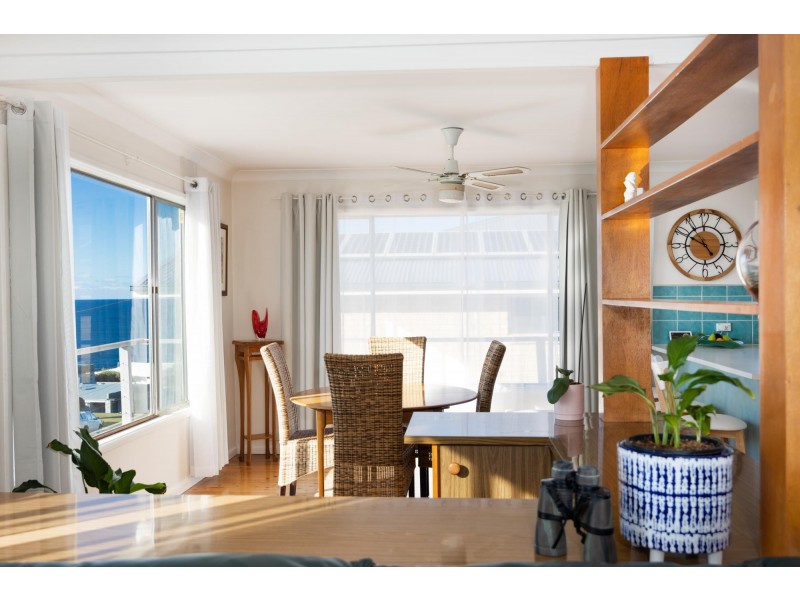 204 Mitchell Parade, Mollymook Beach NSW 2539