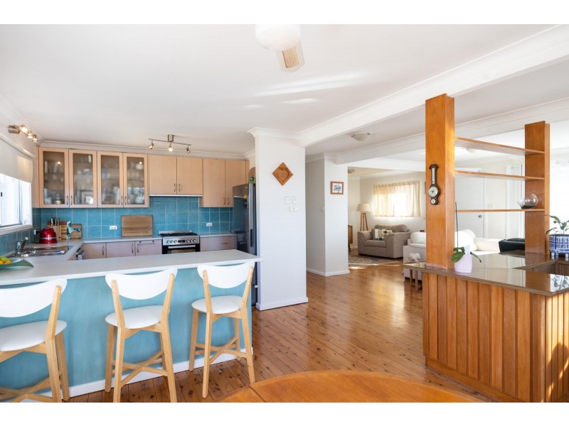 204 Mitchell Parade, Mollymook Beach NSW 2539