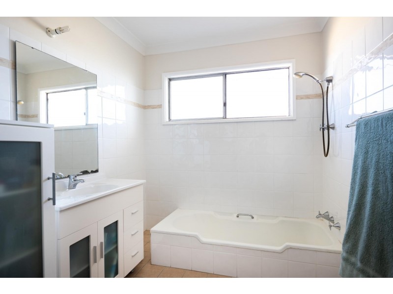 204 Mitchell Parade, Mollymook Beach NSW 2539