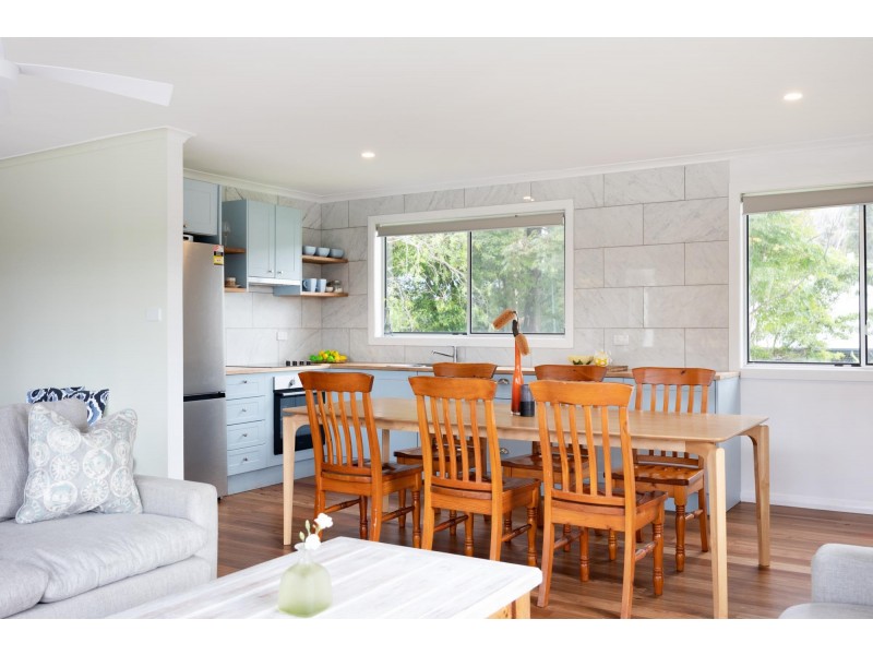 6 Cameron Street, Conjola Park NSW 2539
