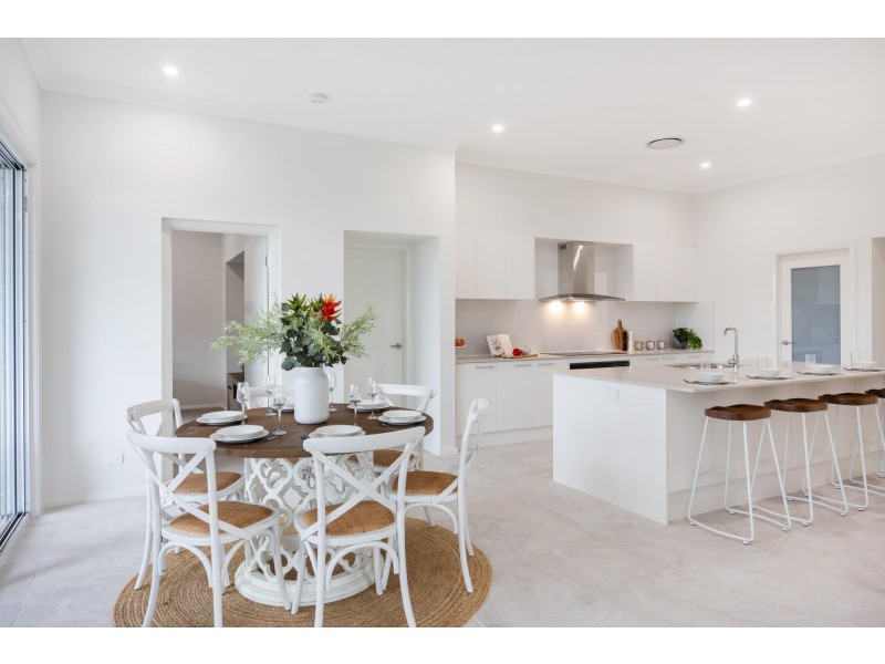 8 Mirida Drive, Dolphin Point NSW 2539