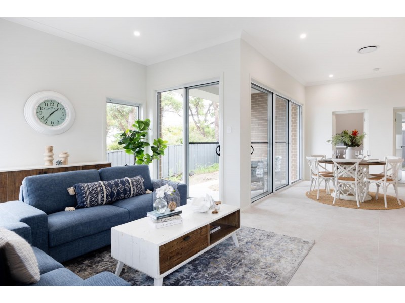 8 Mirida Drive, Dolphin Point NSW 2539
