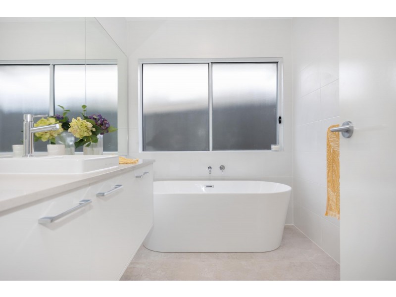 8 Mirida Drive, Dolphin Point NSW 2539