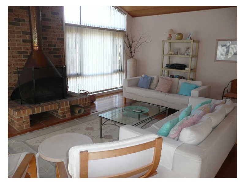 7 Shipton Cres, Mollymook NSW 2539