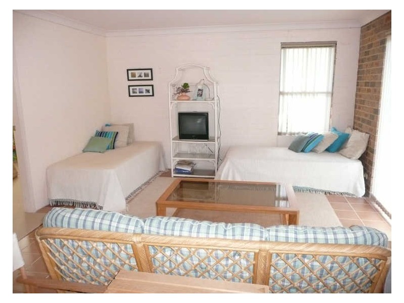 7 Shipton Cres, Mollymook NSW 2539