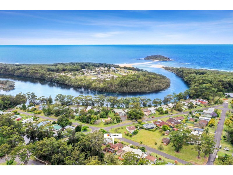 27 Oak Avenue, Lake Tabourie NSW 2539