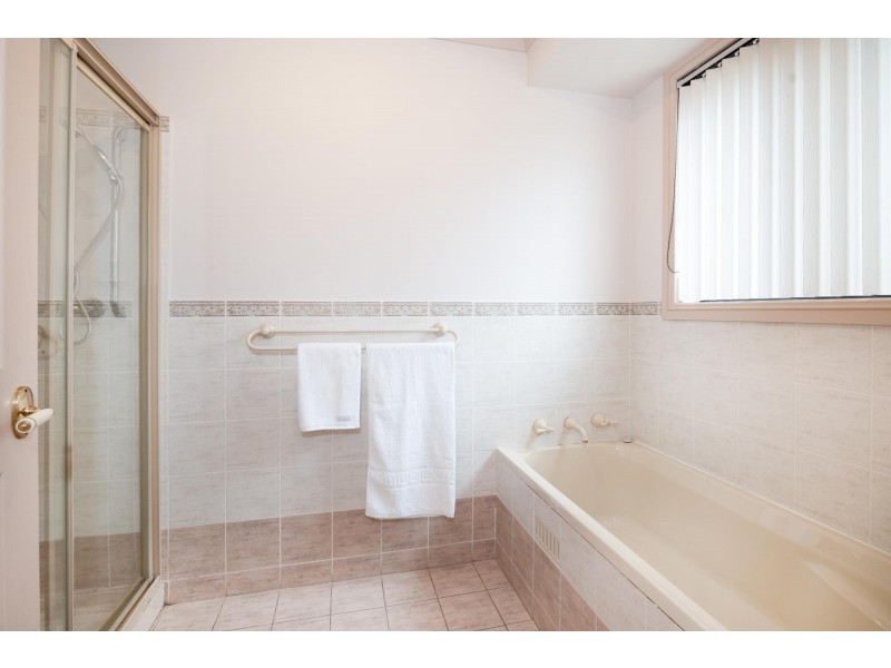 9 James Crescent, Kings Point NSW 2539