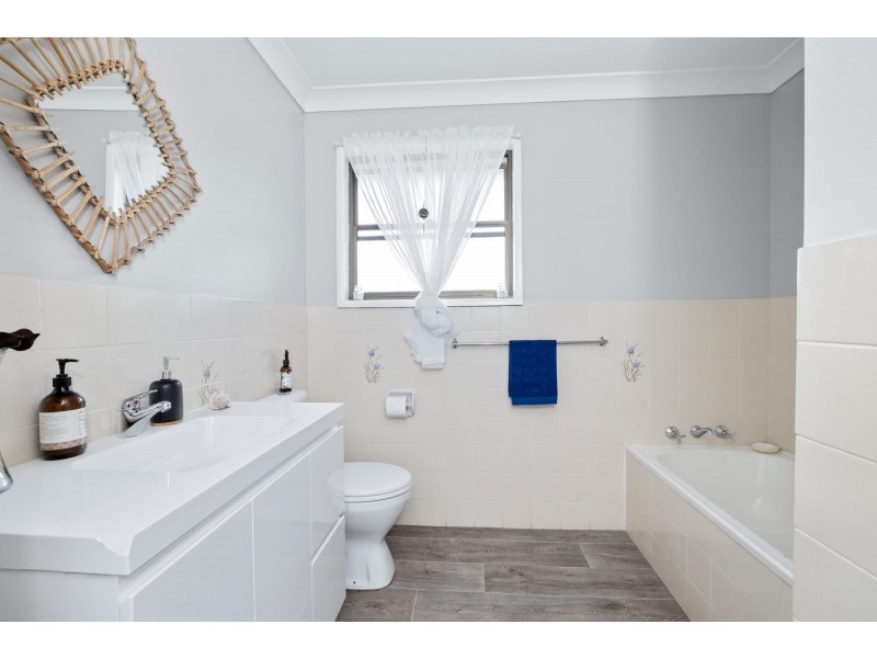 20 Alma Avenue, Fishermans Paradise NSW 2539