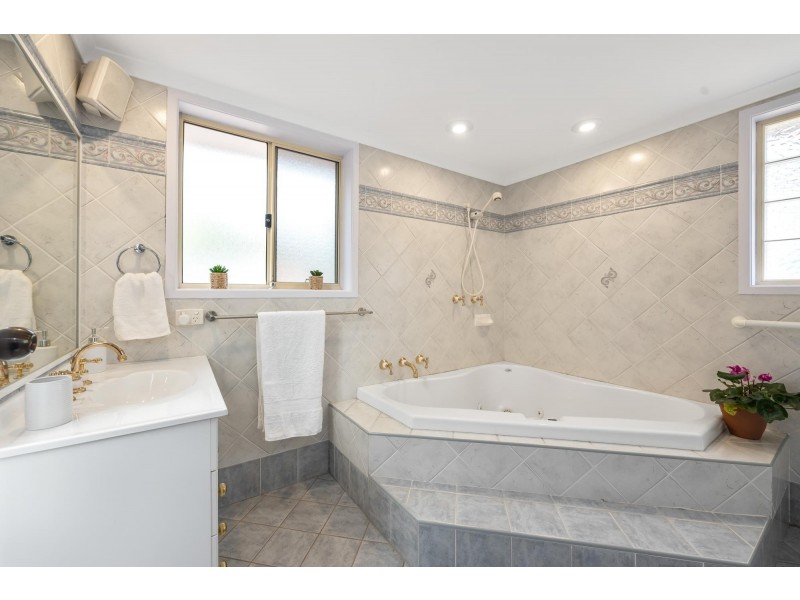 50 Buckland Street, Mollymook NSW 2539