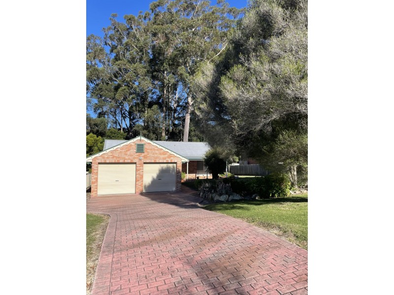 4 Abbey Rd, Ulladulla NSW 2539