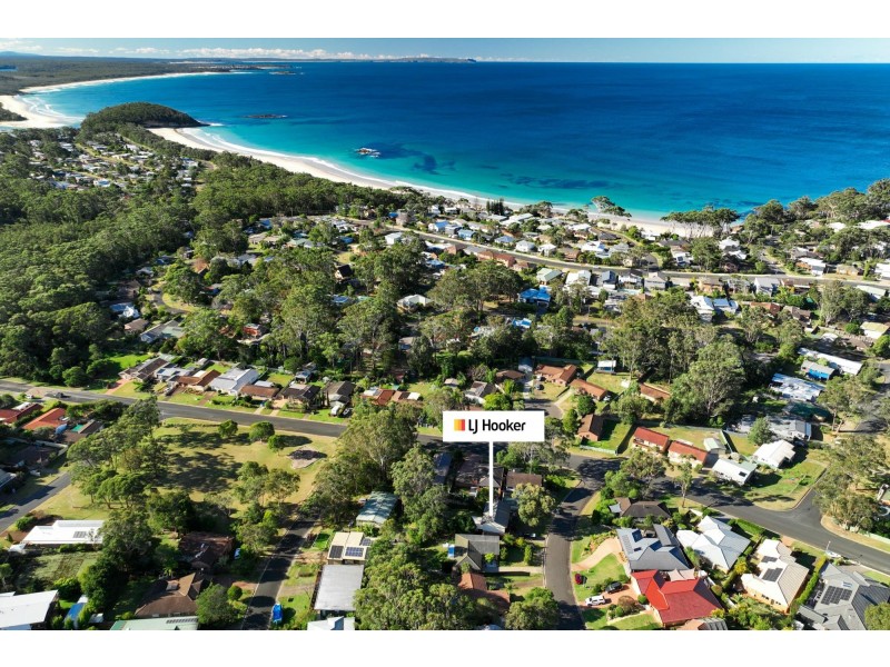 4 Capricorn Avenue, Narrawallee NSW 2539