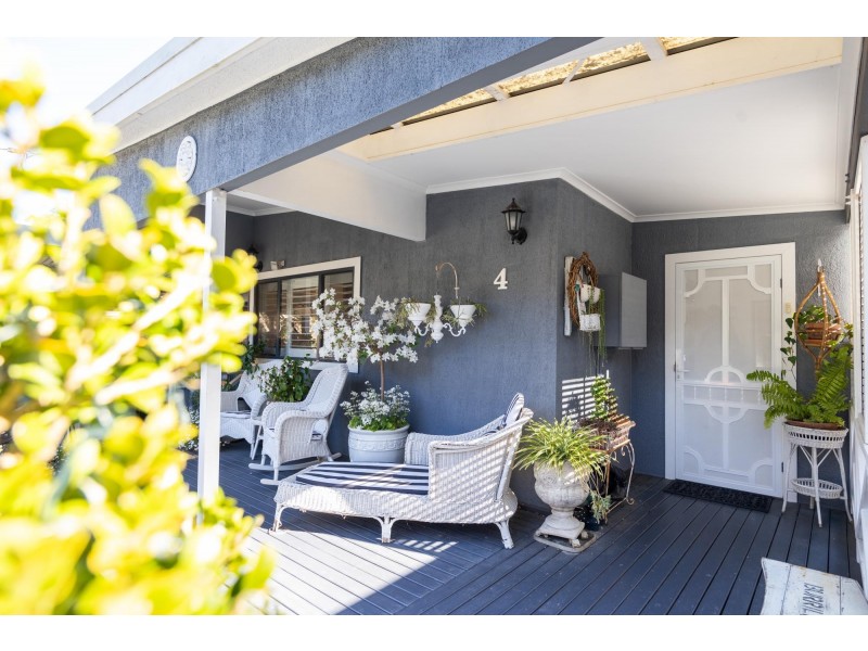 4 McDonald Parade, Burrill Lake NSW 2539