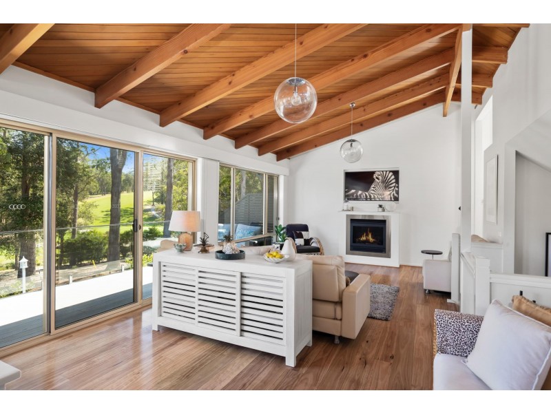 35 Clyde Street, Mollymook Beach NSW 2539