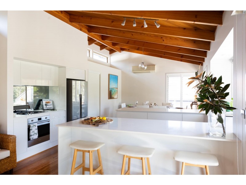 35 Clyde Street, Mollymook Beach NSW 2539